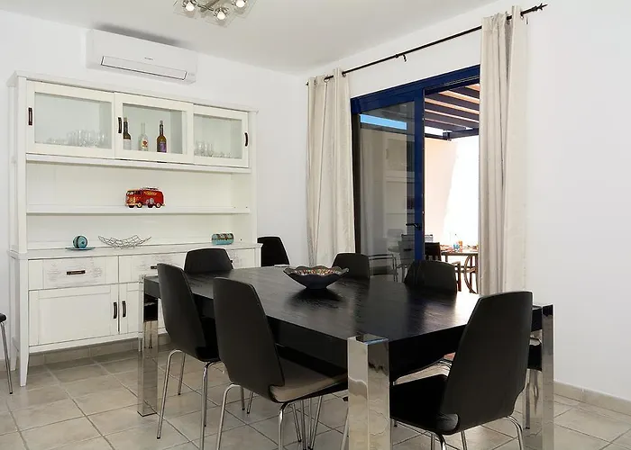 Vila Lanza Coloradas 20, Heated Pool